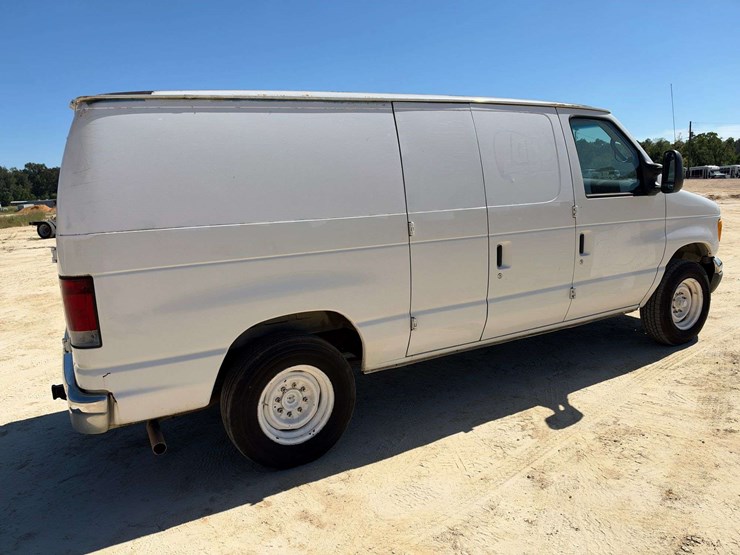 2007-utility-van-image-3
