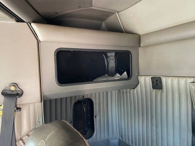 2005-kenworth-t800-image-104