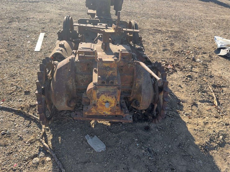 caterpillar-2-ton-image-9