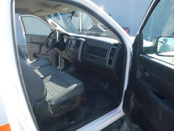 2015-dodge-1500-image-6