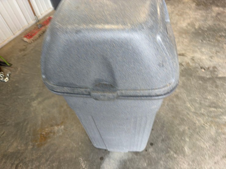 toter-garbage-can-image-3