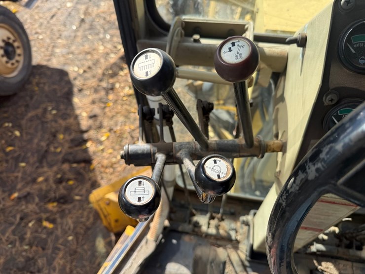 #3534-•-komatsu-gd305a-motor-grader-image-88