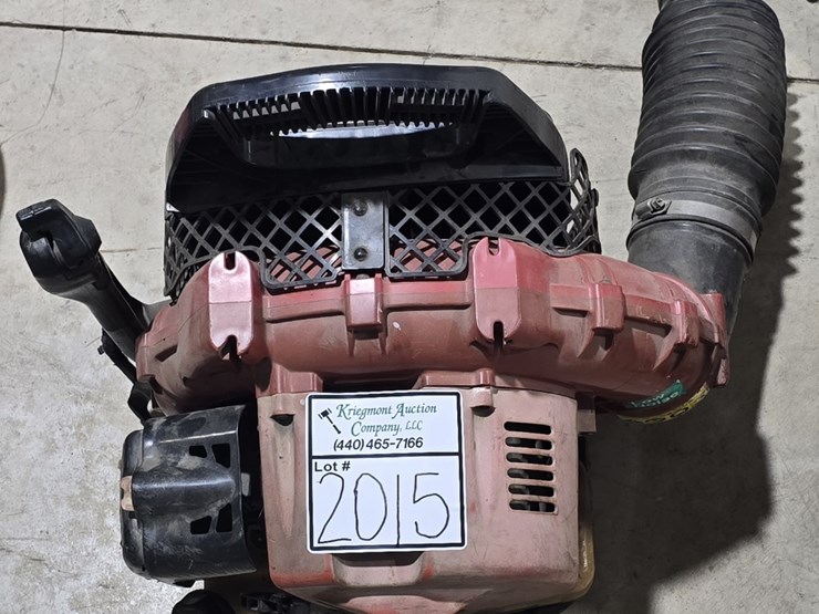gas-powered-backpack-leaf-blower,-used-image-2