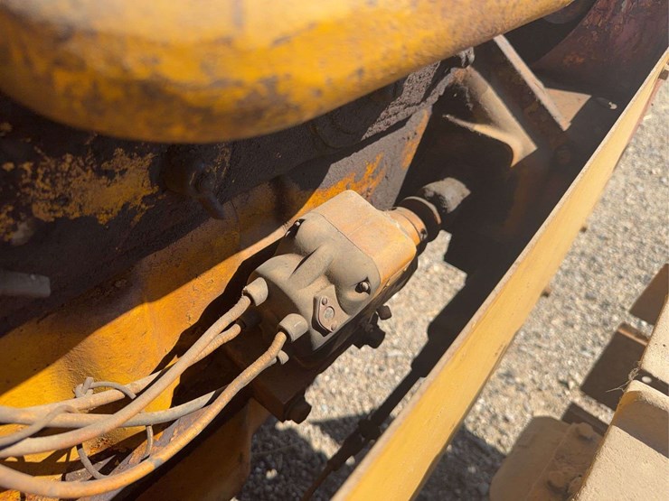 caterpillar-ten-image-27