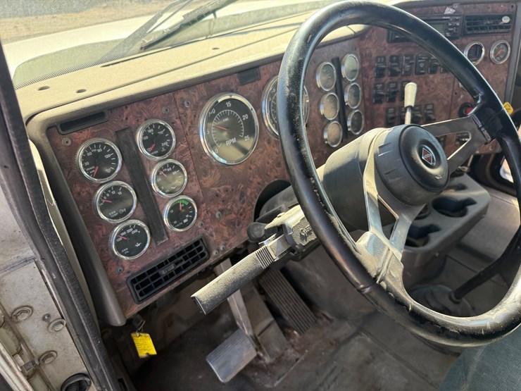 2002-international-9400i-image-26