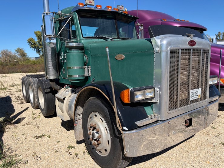 1993-peterbilt-379-image-3