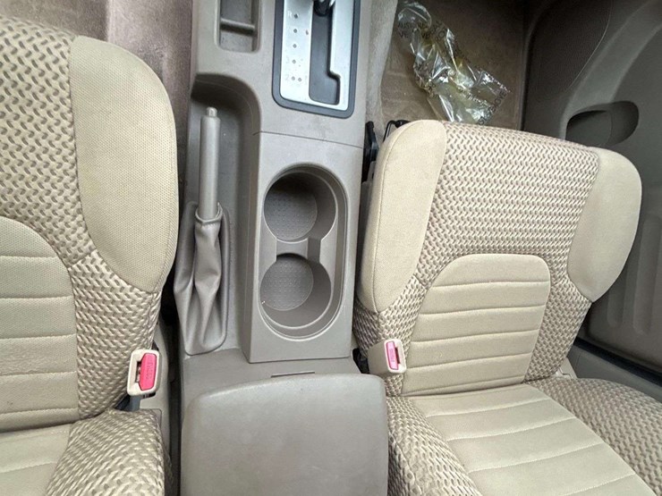 2016-nissan-frontier-image-17