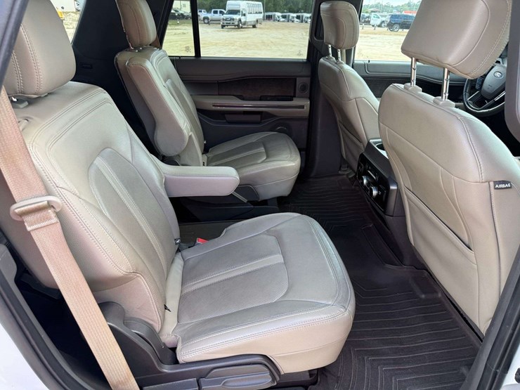 2020-ford-expedition-limited-image-30