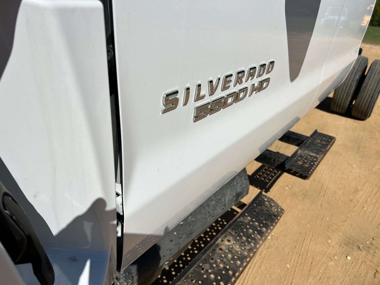 2019-chevrolet-silverado-5500hd-image-42