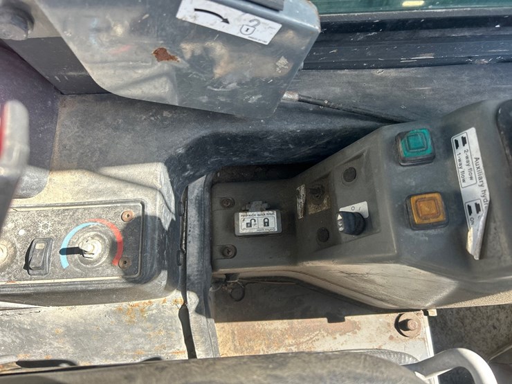 takeuchi-tl8-image-40