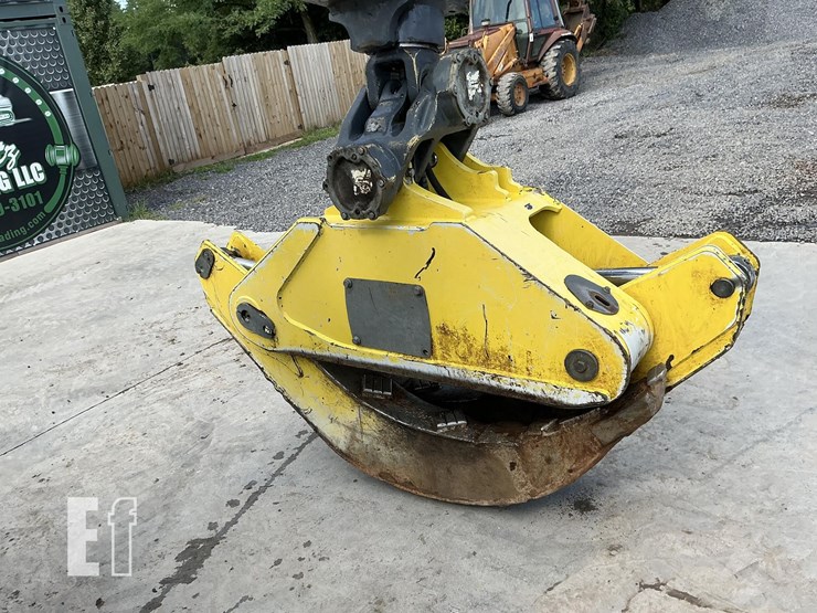 2023-deere-648l-ii-image-10