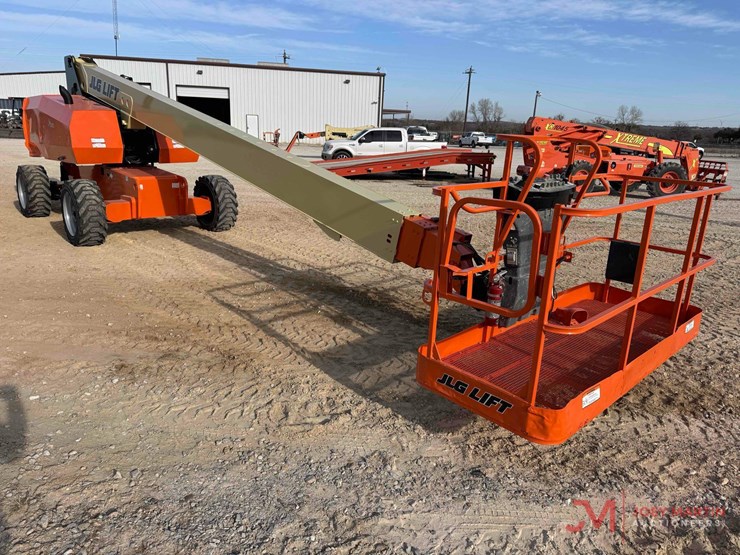 2013-jlg-800s-image-4