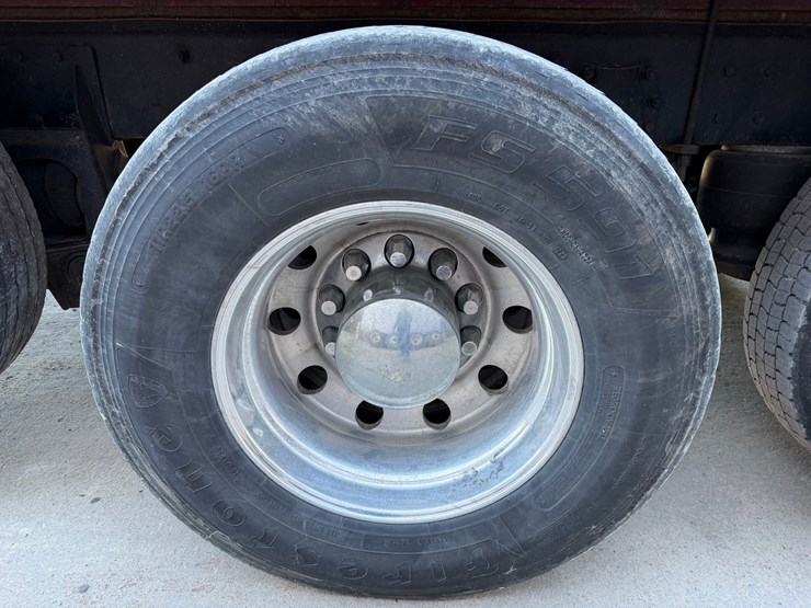 2005-peterbilt-378-image-92