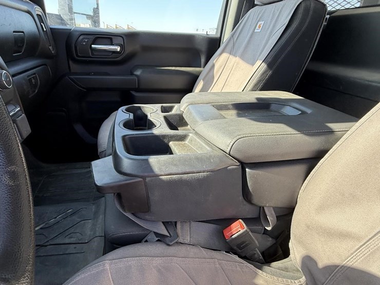 2025-chevrolet-3500-image-64