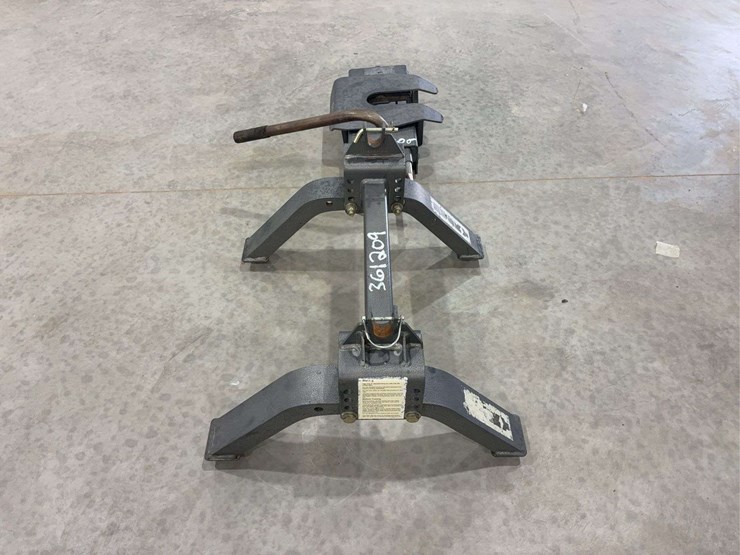 huskey-16k-5th-wheel-hitch-no-rails-image-3