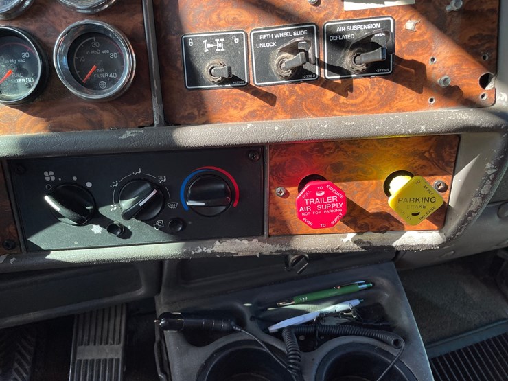2001-kenworth-w900l-image-87
