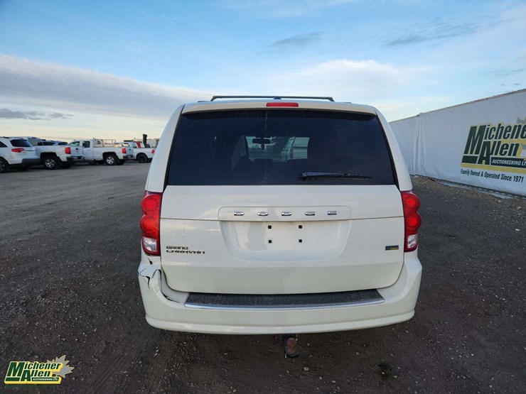 2012-dodge-grand-caravan-image-16
