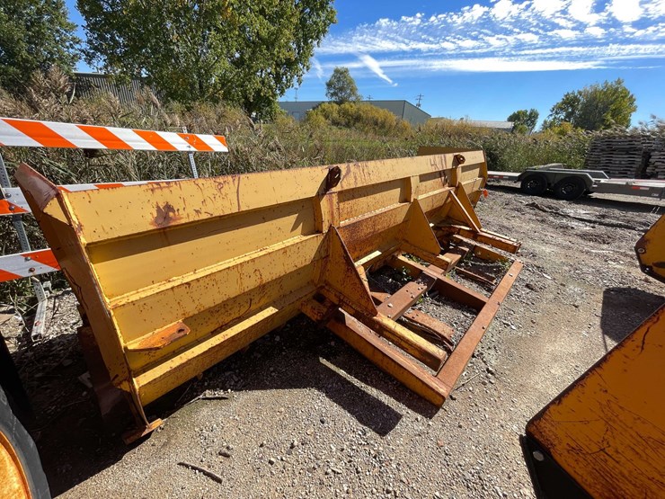 #1842-•-16'-loader-snow-pusher-attachment-image-8