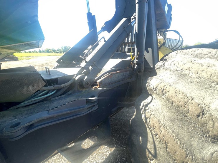 2000-john-deere-660-image-22