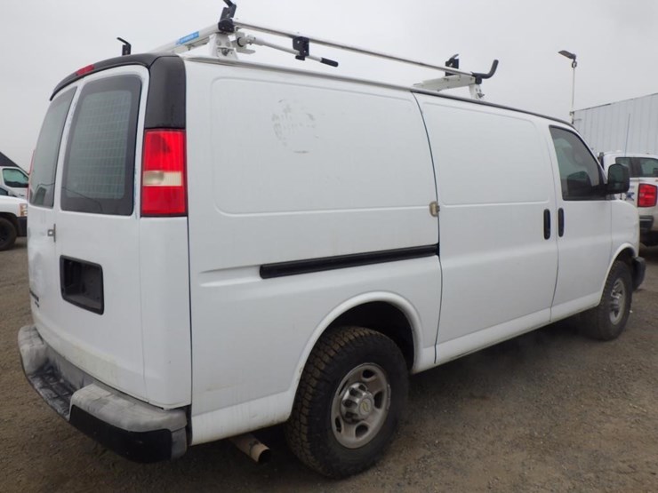 2014-chevrolet-express-2500-image-4