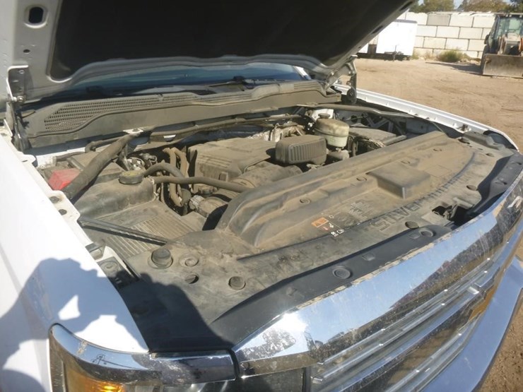 2015-chevrolet-2500-image-13