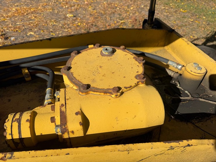 #3534-•-komatsu-gd305a-motor-grader-image-30