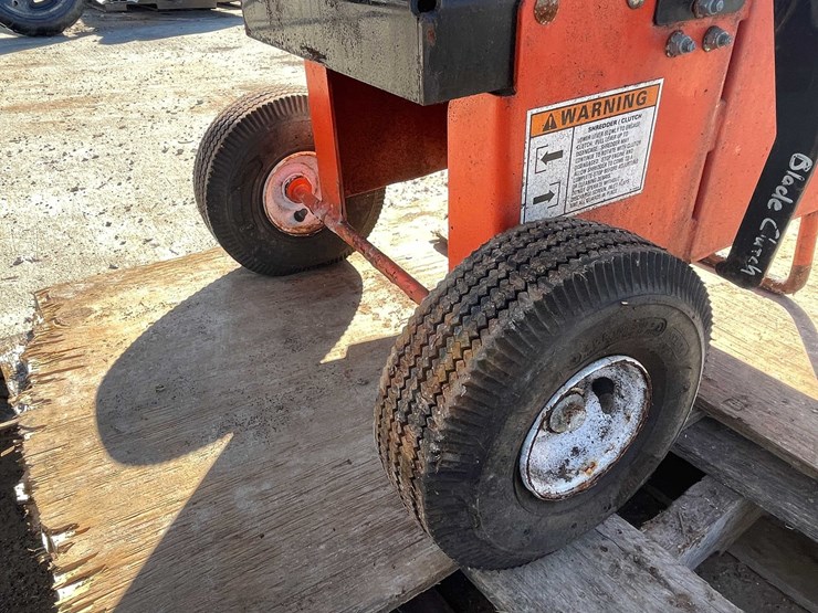 #1821-•-crary-bear-cat-compact-wood-chipper-image-10