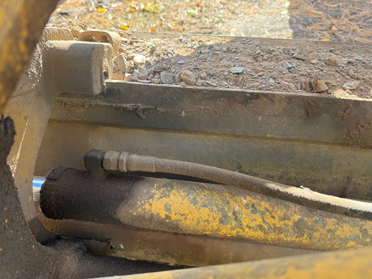 #3534-•-komatsu-gd305a-motor-grader-image-42
