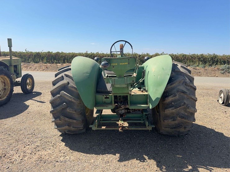 john-deere-820-image-4