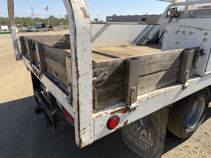 2006-chevrolet-3500-image-35