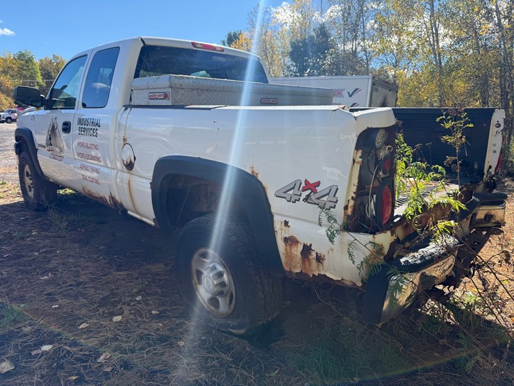 2006-chevrolet-2500-image-3