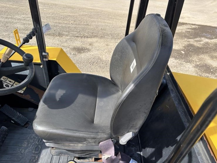 2019-jcb-903-4rt-forklift-image-21