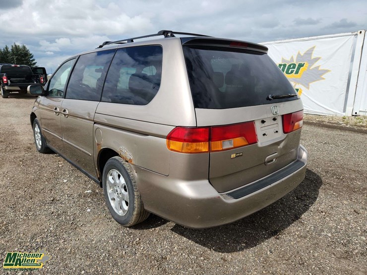 2004-honda-odyssey-image-3