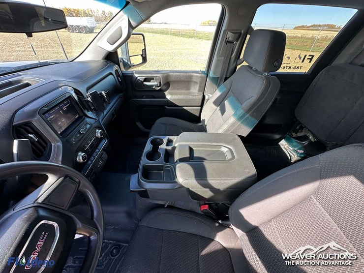 2023-gmc-2500hd-image-7