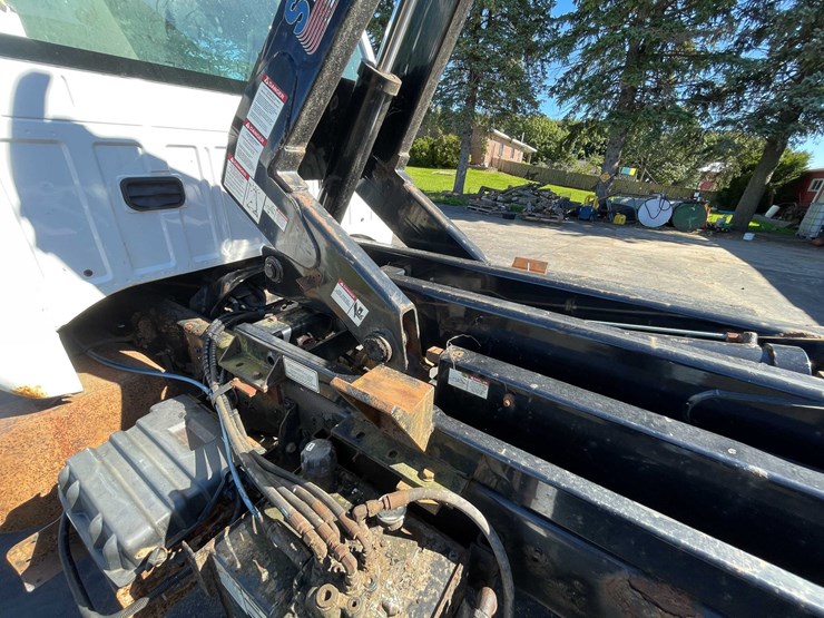 2013-ford-f750-image-24