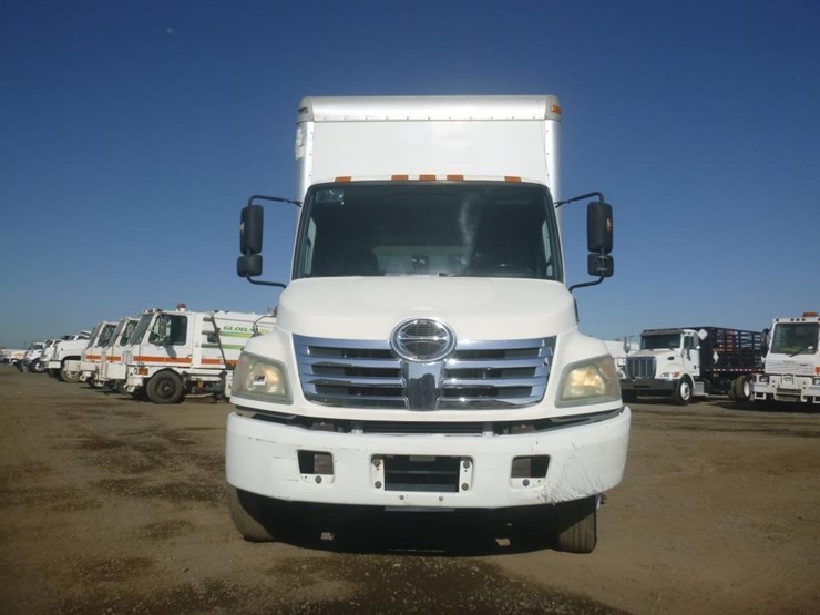 2009-hino-185-image-8