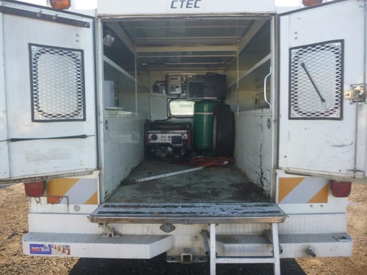 2005-ford-f450-image-9