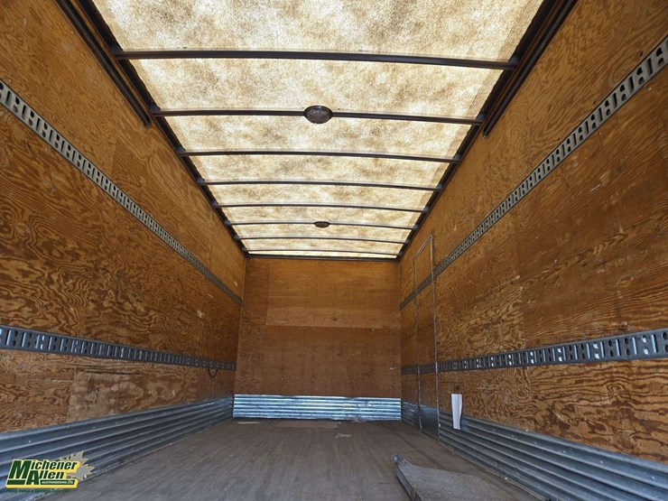 2014-peterbilt-325-image-22
