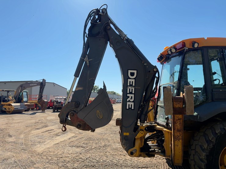 2017-deere-410l-image-21