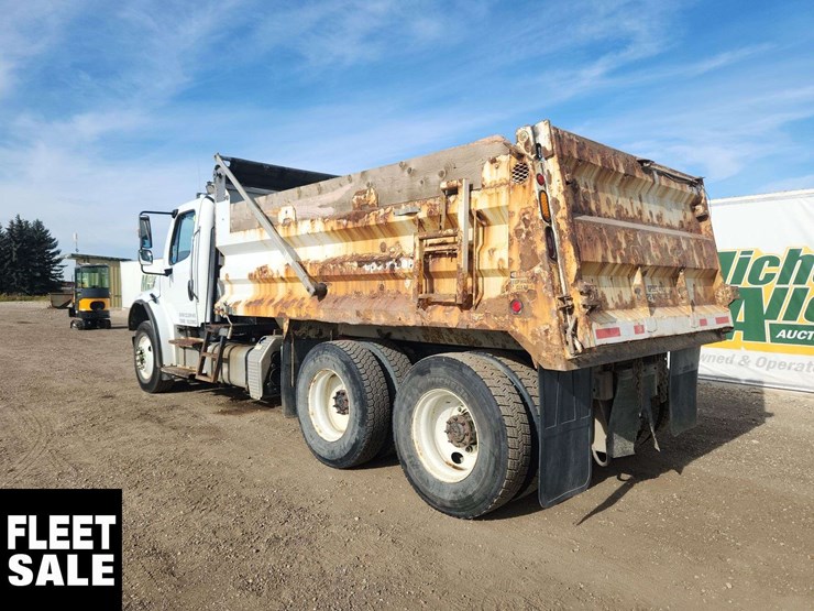 2018-freightliner-m2-106-image-3