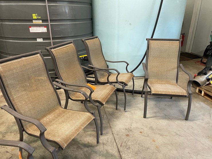 #3159-•-(4)-patio-chairs-image-1