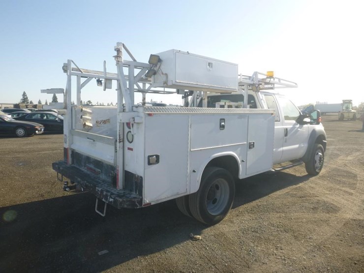 2015-ford-f550-image-3