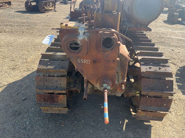 caterpillar-thirty-image-12