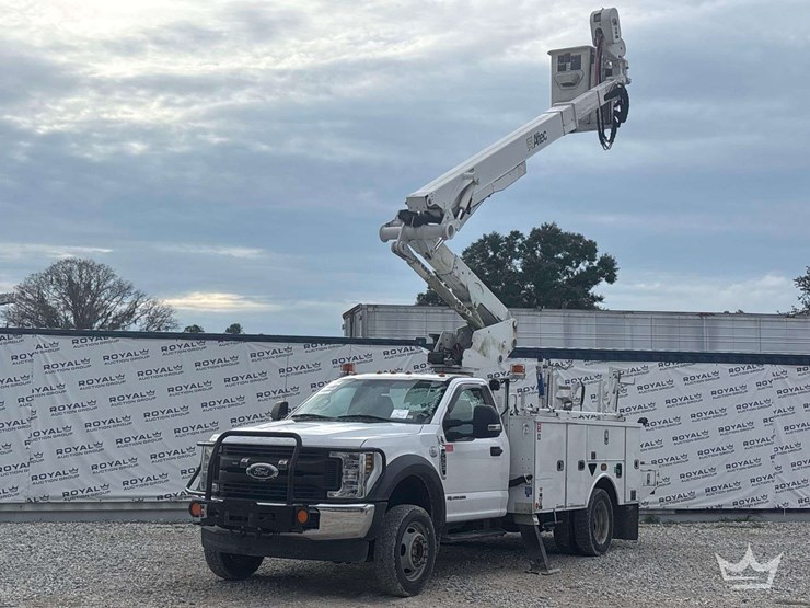 2019-ford-f550-image-1