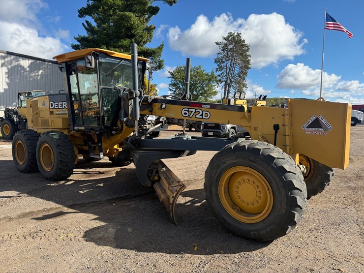 deere-672d-image-7