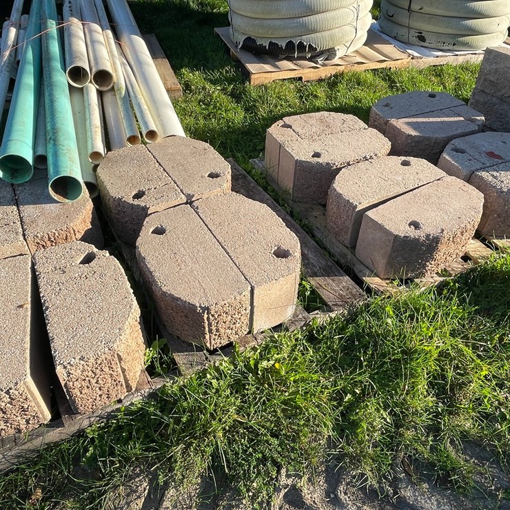 #3185 • (2) Pallets of Concrete Retaining Wall Blocks