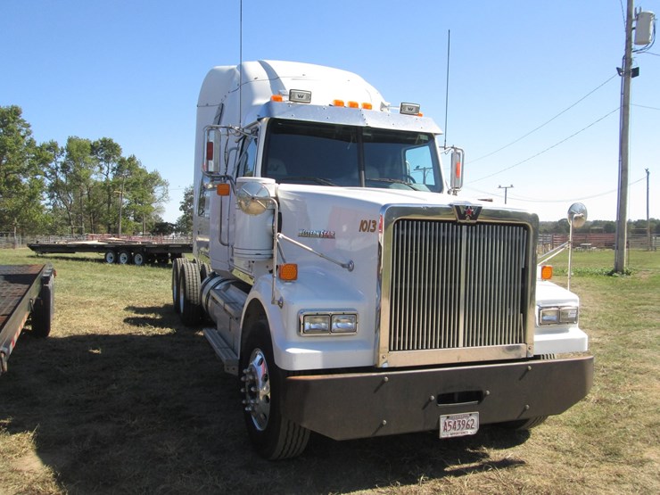 2020-western-star-4900-image-2