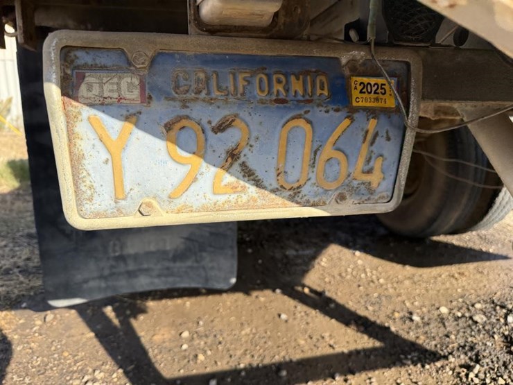 ford-f700-image-18
