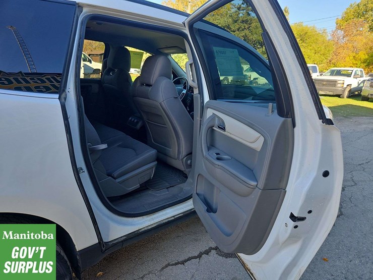 2016-chevrolet-traverse-image-27