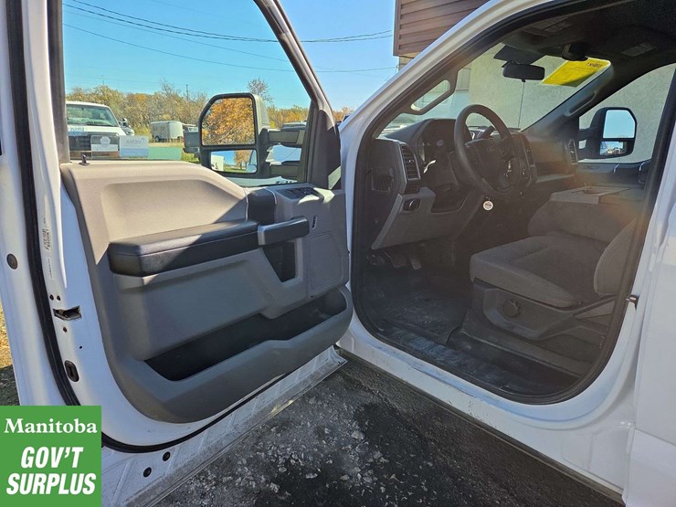 2017-ford-f150-image-15